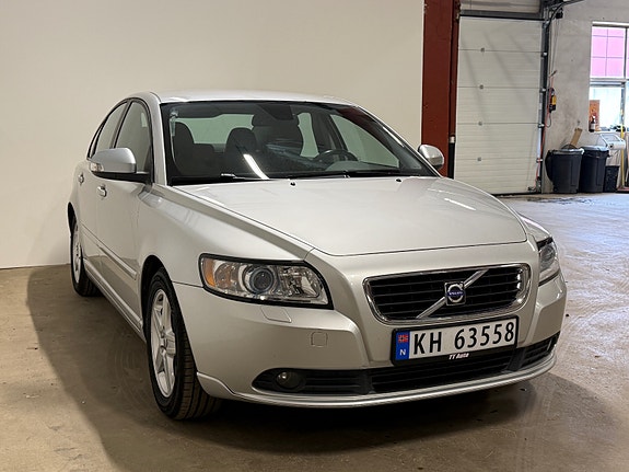 Volvo S40 4 of 5