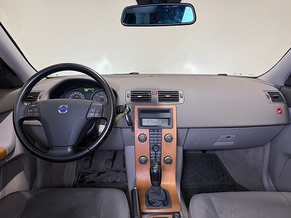 Volvo S40 24 of 26