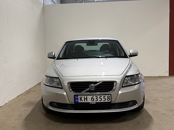 Volvo S40 3 of 5