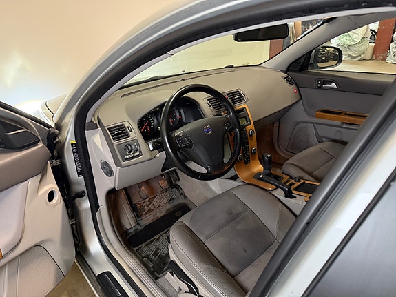 Volvo S40 17 of 26