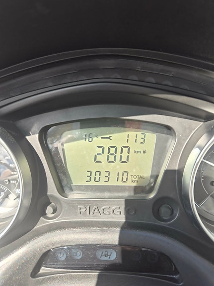 Piaggio MP3 300 HPE 3 of 6