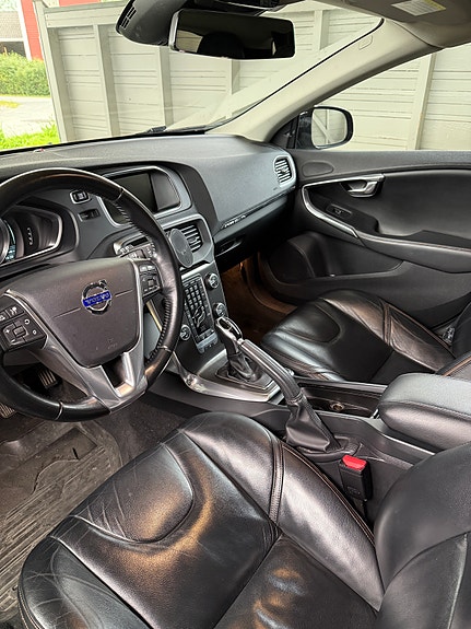 Volvo V40 Cross Country 4 of 5
