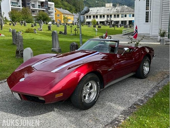 Chevrolet Corvette 2 of 5