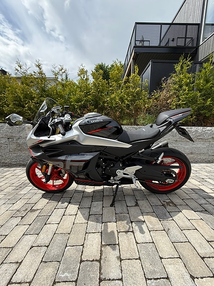 CFMOTO 450SR 2026 | Kun 970 km | Førstegangsservice tatt | Godkjent Arrow 3 of 5