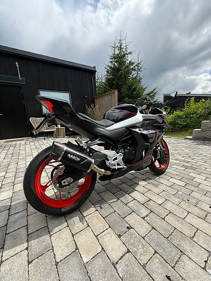 CFMOTO 450SR 2026 | Kun 970 km | Førstegangsservice tatt | Godkjent Arrow 5 of 5