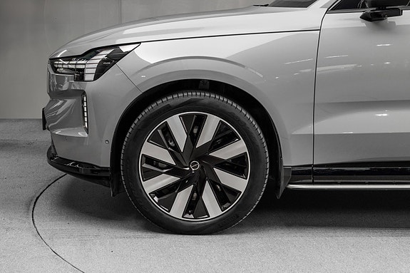 Volvo EX90 5 of 30