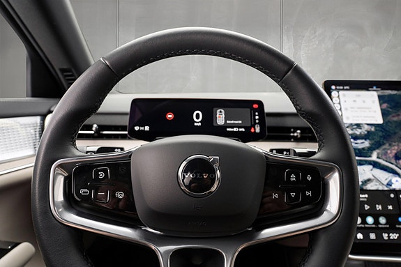 Volvo EX90 16 of 30