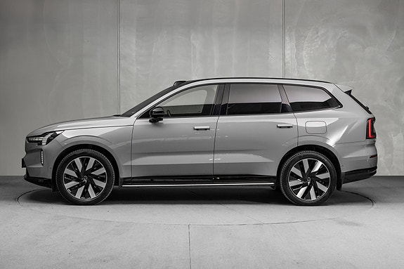 Volvo EX90 4 of 30