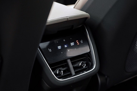 Volvo EX90 30 of 30
