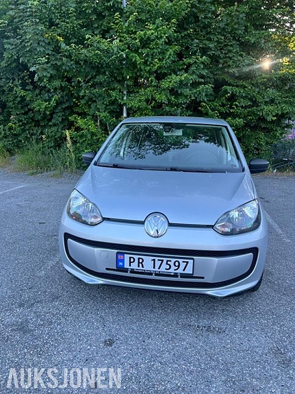Volkswagen UP! 2 of 5
