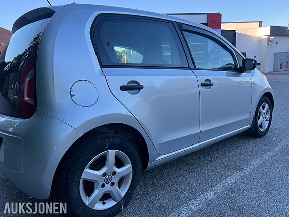 Volkswagen UP! 5 of 5