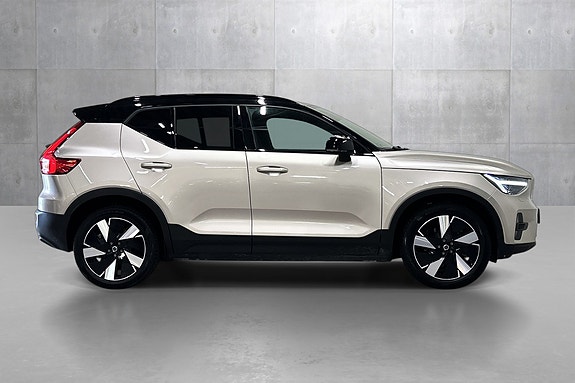 Volvo XC40 6 of 22