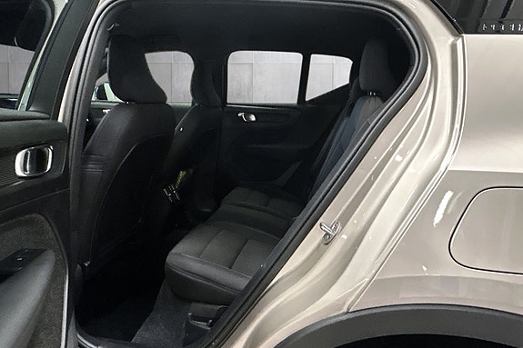 Volvo XC40 15 of 22