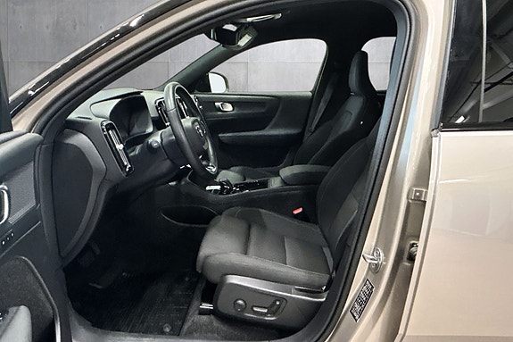 Volvo XC40 10 of 22