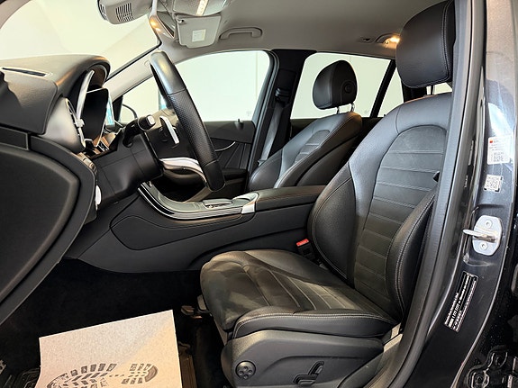 Mercedes-Benz GLC300 e 5 of 18