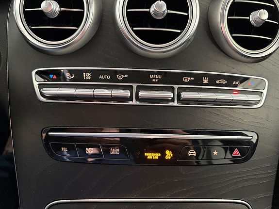 Mercedes-Benz GLC300 e 17 of 18