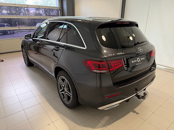 Mercedes-Benz GLC300 e 4 of 18