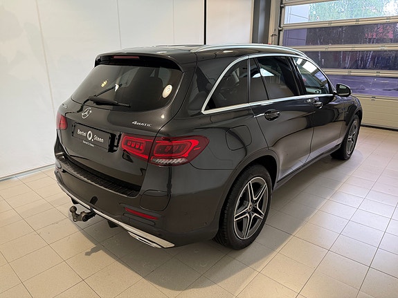 Mercedes-Benz GLC300 e 3 of 18