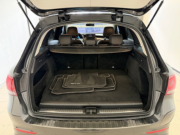 Mercedes-Benz GLC300 e 7 of 18