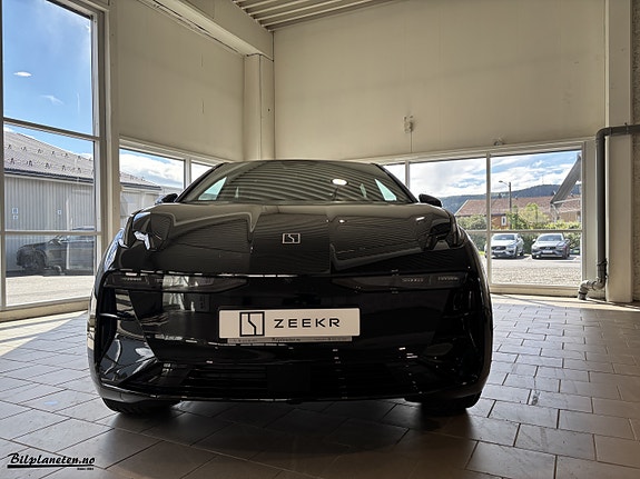Zeekr X 2 of 5