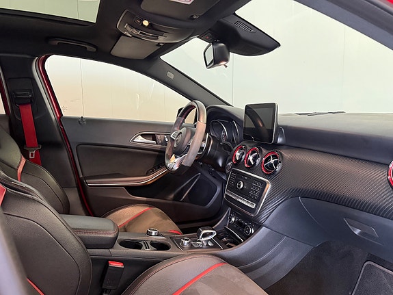 Mercedes-Benz A45 4 of 5