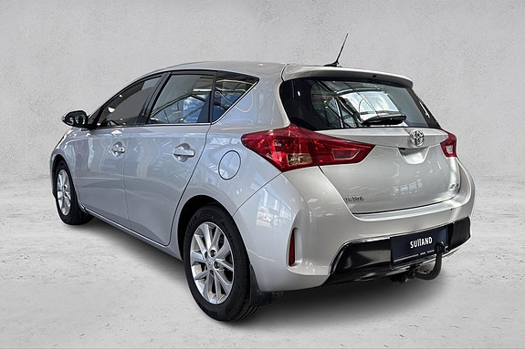 Toyota Auris 3 of 5