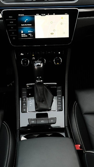 Skoda Superb 16 of 30