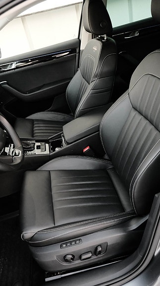 Skoda Superb 19 of 30