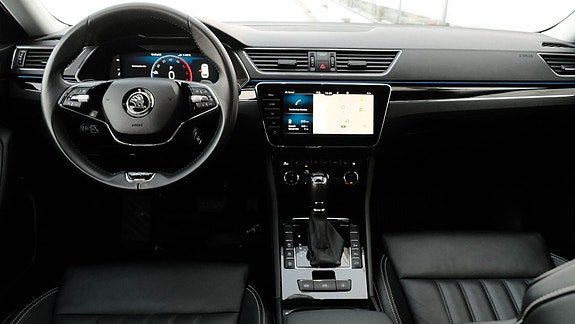 Skoda Superb 14 of 30