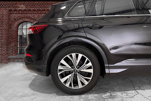 Audi Q4 e-tron 5 of 5