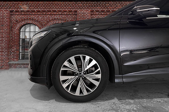 Audi Q4 e-tron 2 of 5
