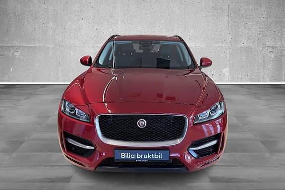 Jaguar F-PACE 5 of 5