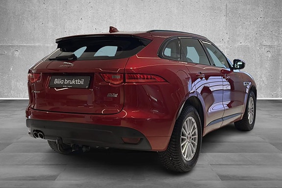 Jaguar F-PACE 3 of 5