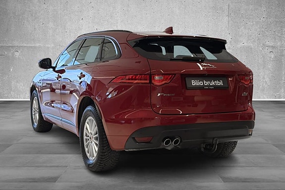 Jaguar F-PACE 2 of 5