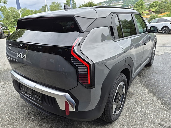Kia EV3 4 of 5