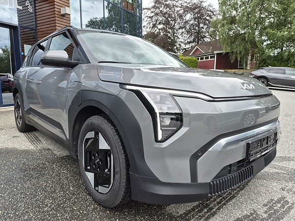 Kia EV3 2 of 5