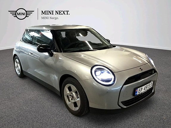 MINI Cooper SE 3 of 5