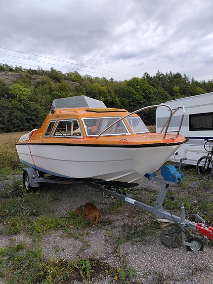 16 fot. 50 hk Evinrude ca.2017 modell og båthenger godkjent for offentlig vei. 2 of 17