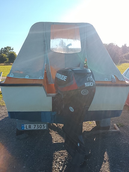 16 fot. 50 hk Evinrude ca.2017 modell og båthenger godkjent for offentlig vei. 4 of 17
