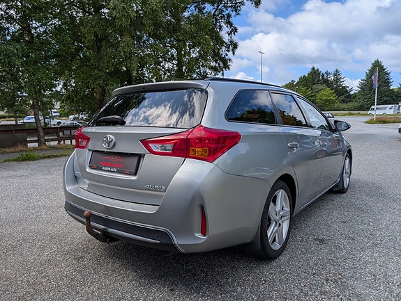 Toyota Auris 5 of 5
