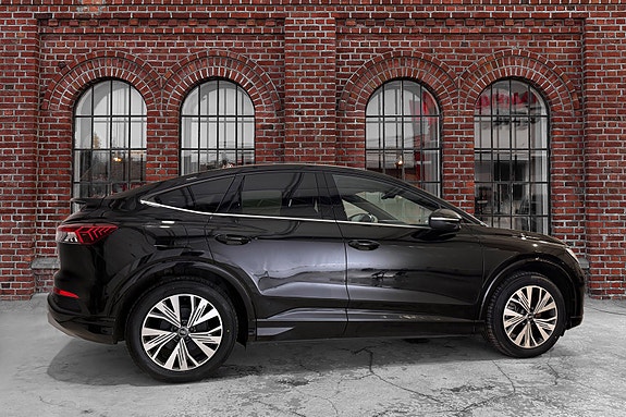 Audi Q4 e-tron 5 of 5