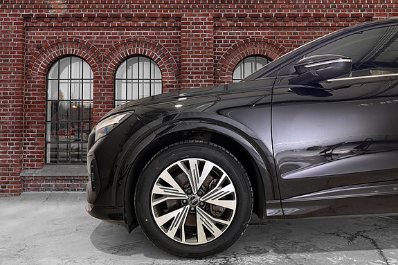 Audi Q4 e-tron 2 of 5