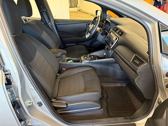 Nissan Leaf 10 of 19