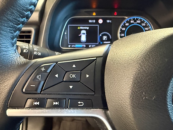 Nissan Leaf 12 of 19