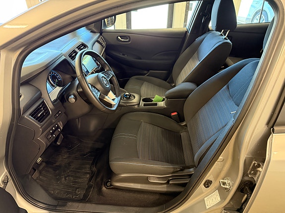 Nissan Leaf 9 of 19