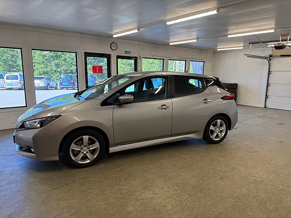 Nissan Leaf 2 of 5