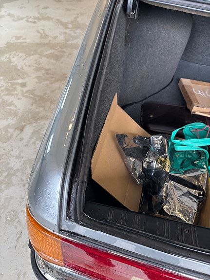 BMW 732i 24 of 25