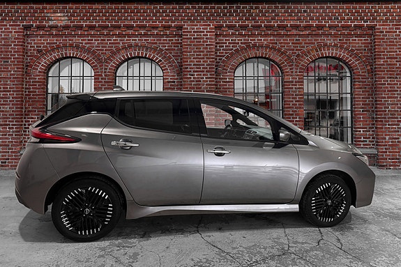 Nissan Leaf 3 of 5