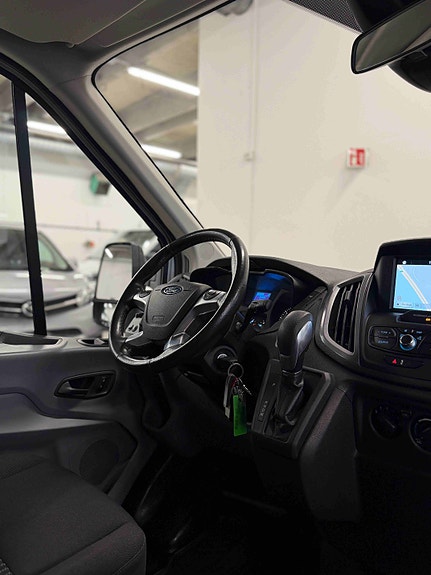 Ford Transit 13 of 30