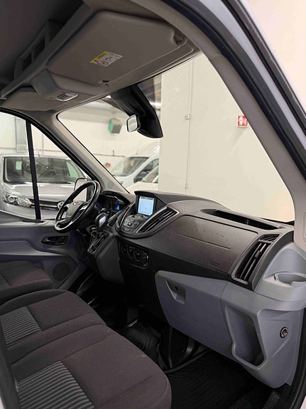Ford Transit 12 of 30